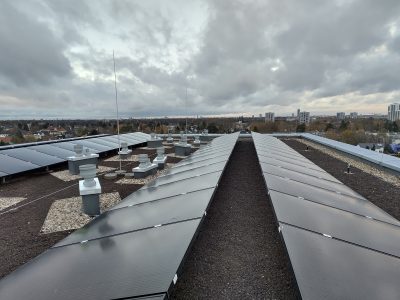 Roof of highly innovative residential building in Berlin using Sunmaxx PVT