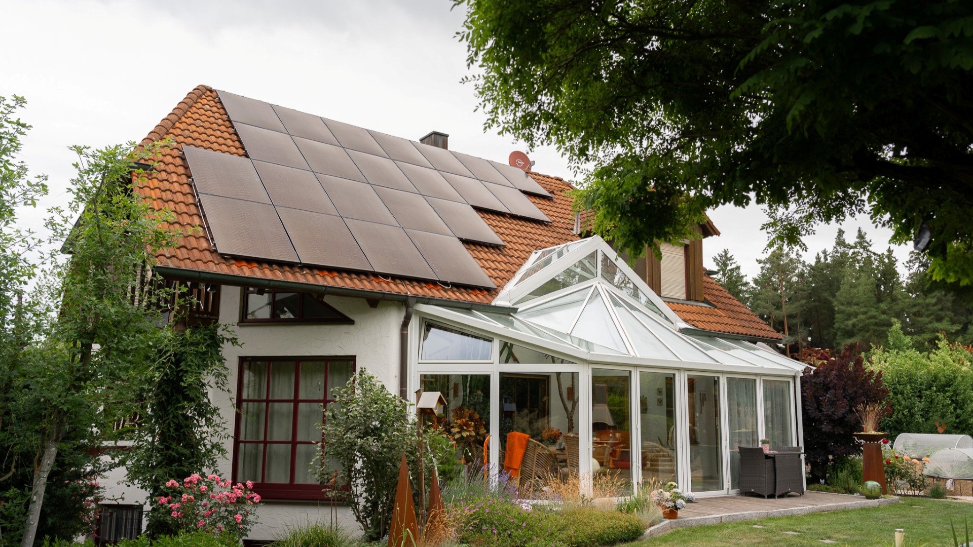 Single-family home energetically refurbished - PVT as sole heat source