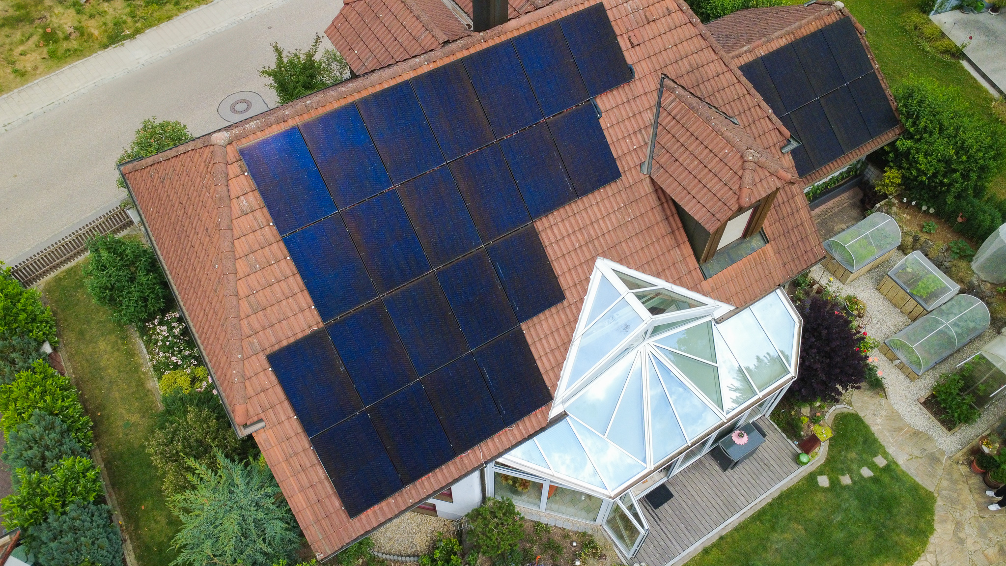 Einfamilienhaus mit PVT als alleinige Wärmequelle für Heizsystem